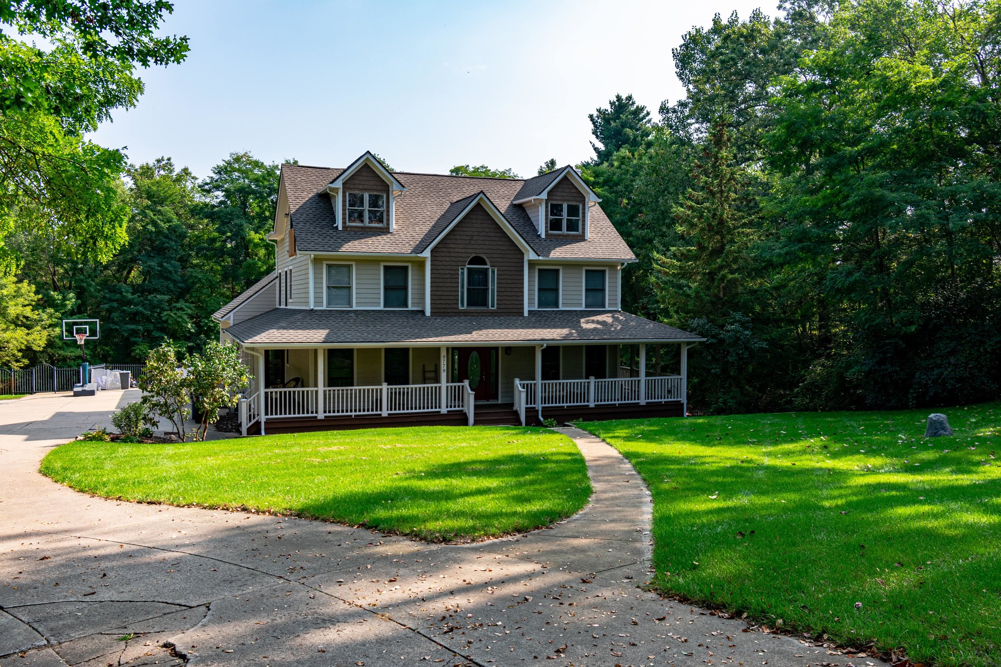 Family Homes On Whispering Pines Golf Course